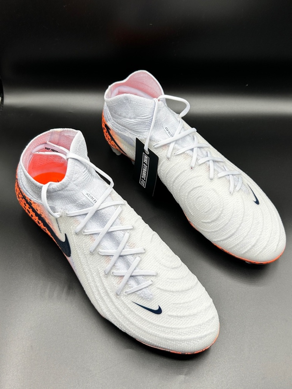 Nike Phantom Luna II Elite SG soccer cleats